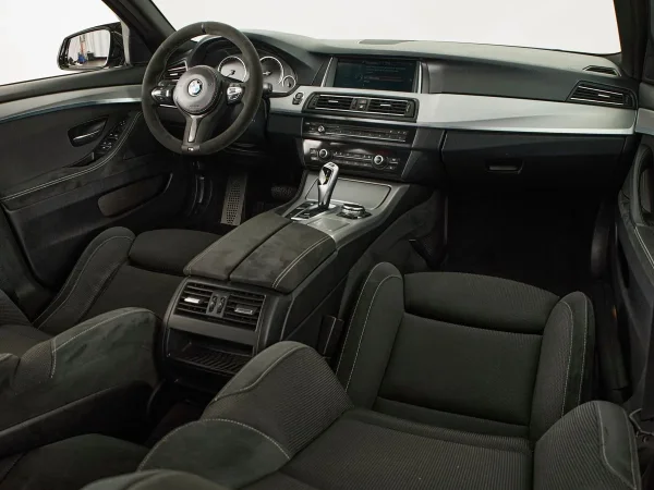 BMW 5 серии, VI (F10/F11/F07) Рестайлинг фото №9