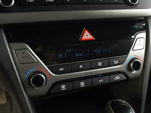 Hyundai Elantra, VI (AD) фото №8