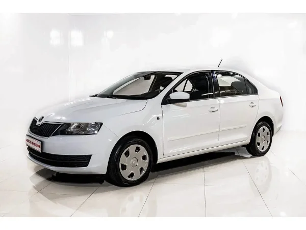Skoda Rapid, I фото №1