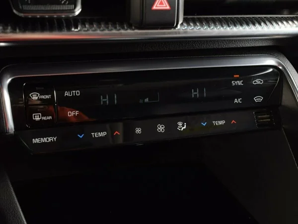 Kia K5, III фото №9