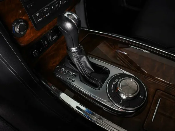 Infiniti QX80, I Рестайлинг фото №8