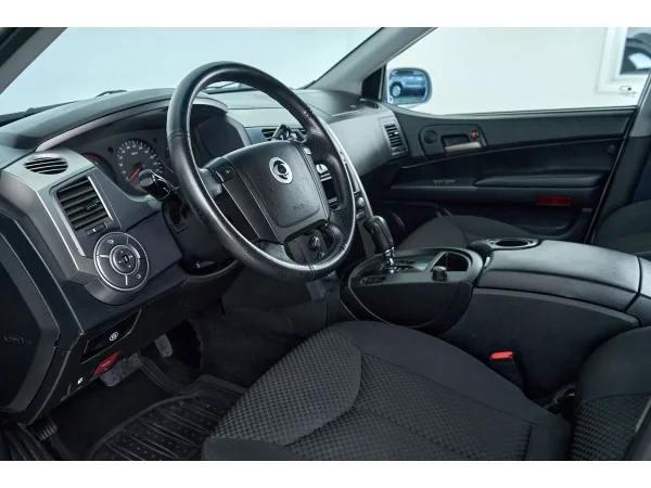 SsangYong Kyron, I Рестайлинг фото №13