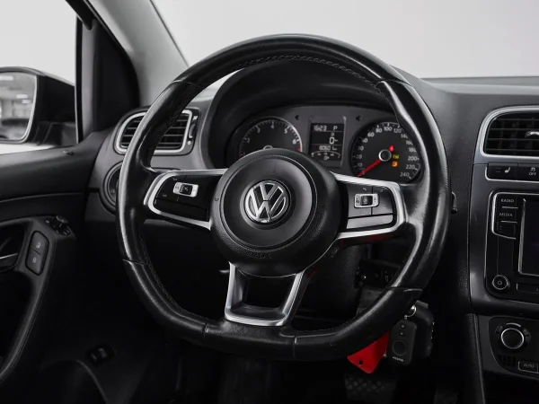 Volkswagen Polo, V Рестайлинг фото №10