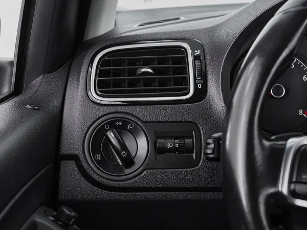Volkswagen Polo, V Рестайлинг фото №12
