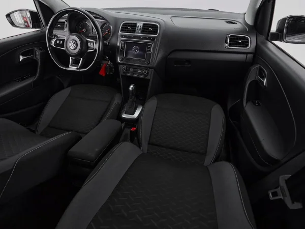 Volkswagen Polo, V Рестайлинг фото №9