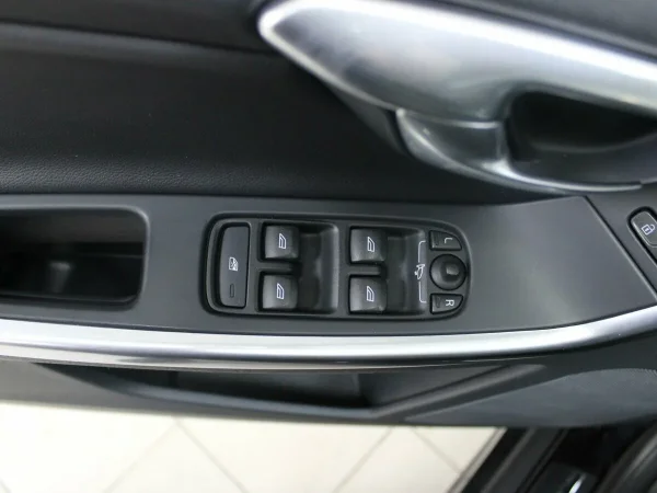 Volvo XC60, I Рестайлинг фото №13