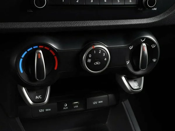 Kia Rio, IV фото №8