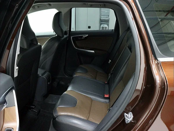 Volvo XC60, I Рестайлинг фото №13