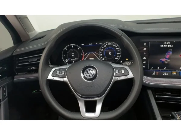 Volkswagen Touareg, III фото №9