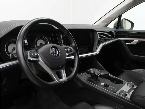 Volkswagen Touareg, III фото №12