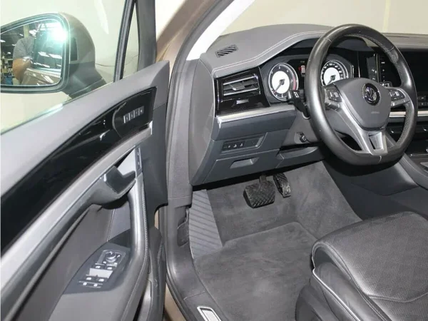 Volkswagen Touareg, III фото №13