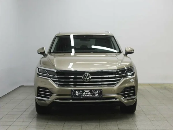 Volkswagen Touareg, III фото №2