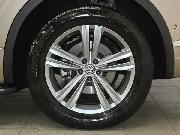 Volkswagen Touareg, III фото №7