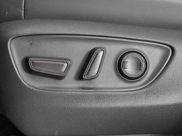 Toyota Land Cruiser, 300 Series фото №19