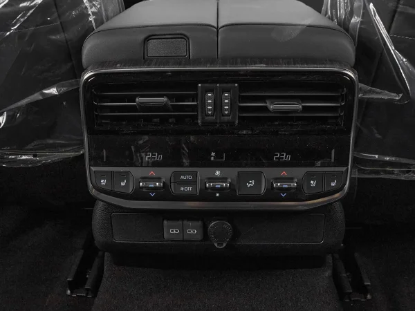 Toyota Land Cruiser, 300 Series фото №28