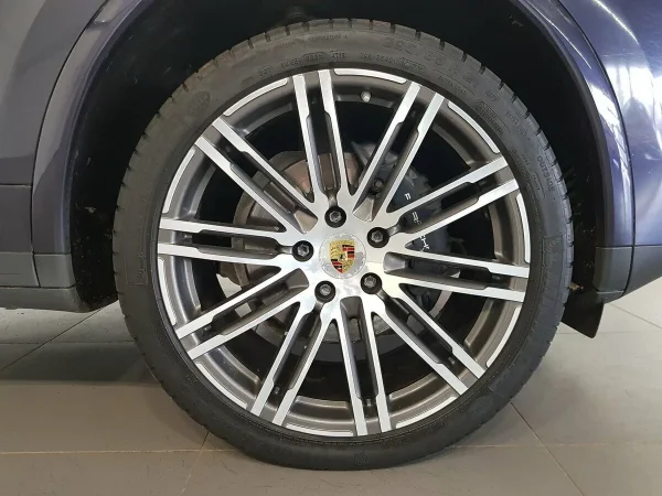 Porsche Cayenne, II Рестайлинг (958) фото №7