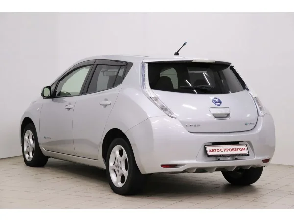 Nissan Leaf, I (ZE0/AZE0) фото №4