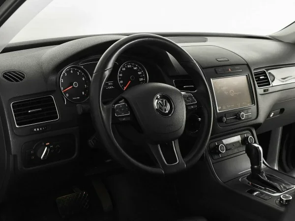 Volkswagen Touareg, II фото №10