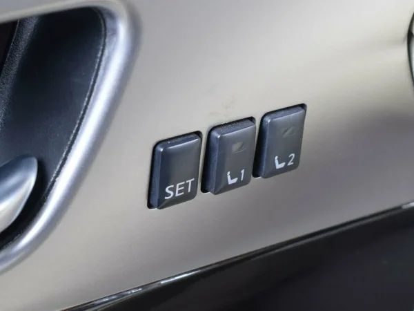 Infiniti QX70 фото №10