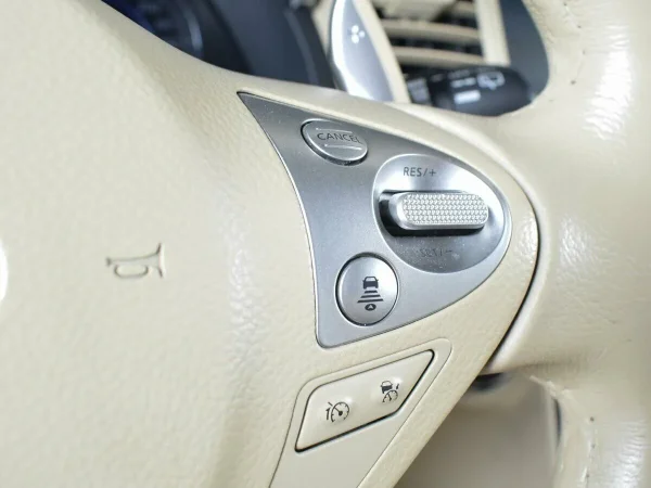 Infiniti QX70 фото №13