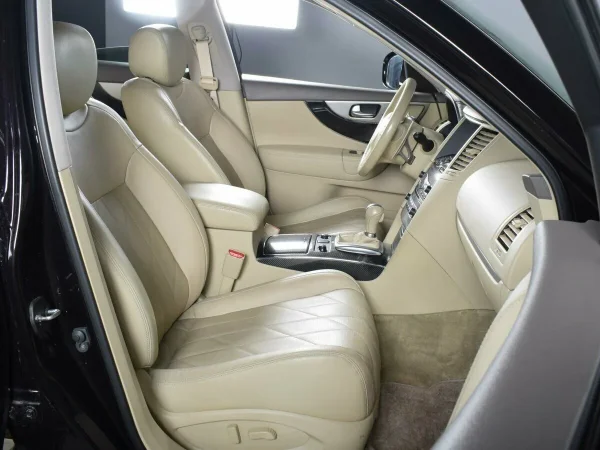 Infiniti QX70 фото №7