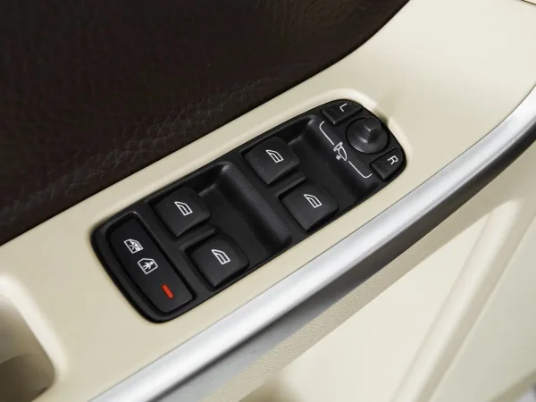 Volvo XC90, I Рестайлинг фото №11