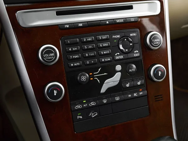 Volvo XC90, I Рестайлинг фото №14