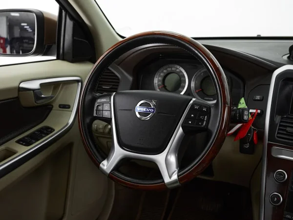 Volvo XC90, I Рестайлинг фото №17