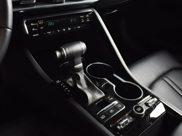 Kia K5, III фото №8