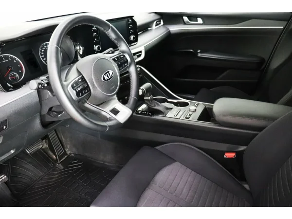 Kia K5, III фото №13