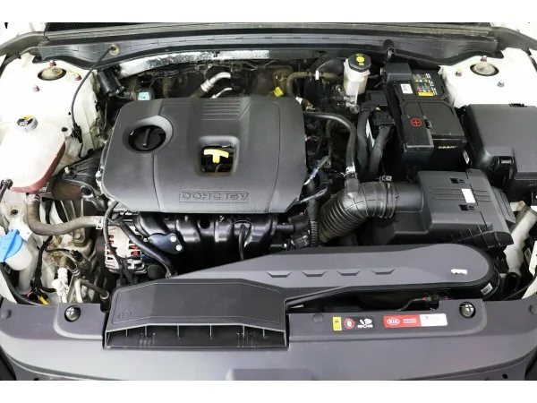 Kia K5, III фото №9