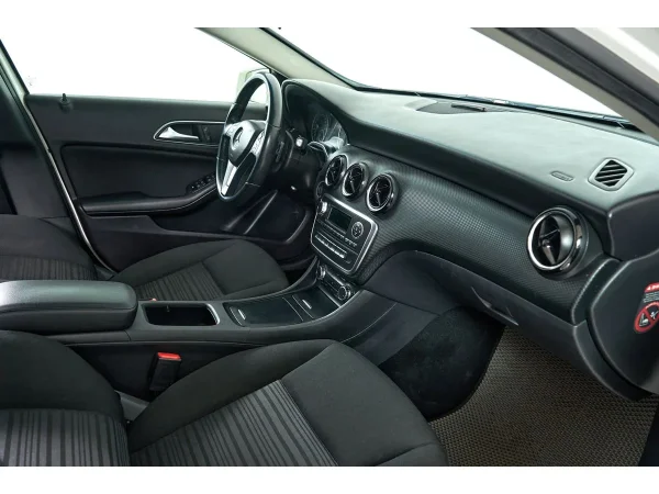 Mercedes-Benz A-Класс, III (W176) фото №12