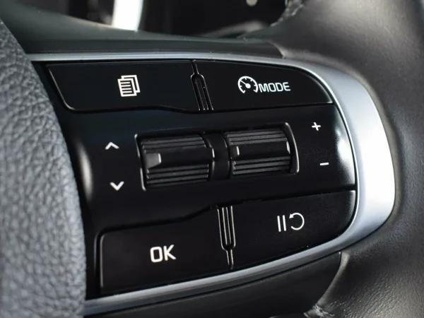 Kia K5, III фото №9