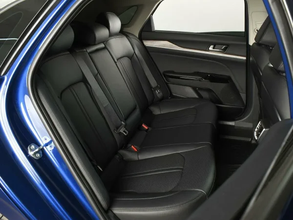 Kia K5, III фото №10