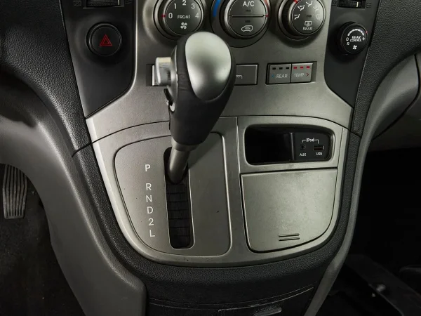 Hyundai H-1, II фото №15