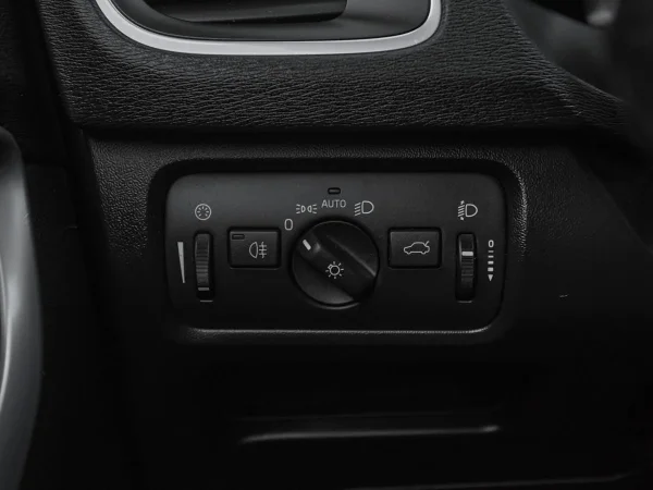 Volvo V40, II фото №14