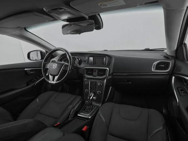 Volvo V40, II фото №9