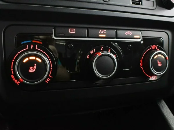 Volkswagen Jetta, VI Рестайлинг фото №10