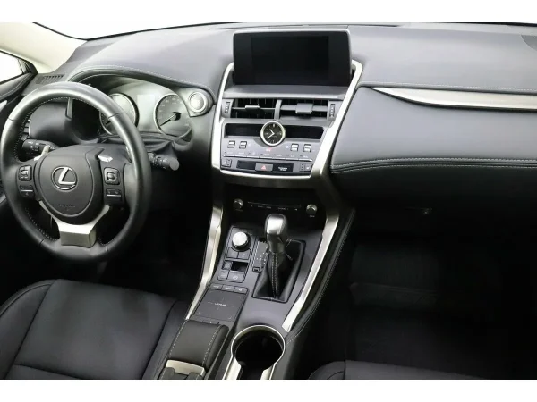 Lexus NX, I Рестайлинг фото №10