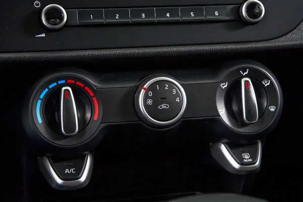 Kia Rio, IV Рестайлинг фото №16