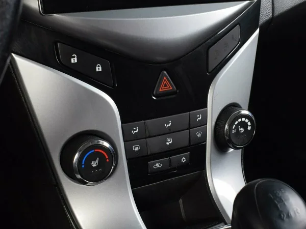 Chevrolet Cruze, I Рестайлинг фото №8
