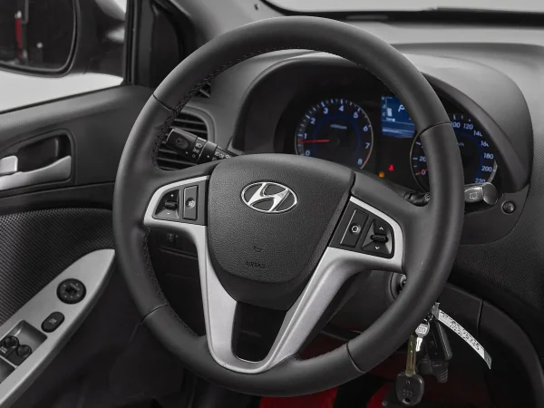 Hyundai Solaris, I фото №10