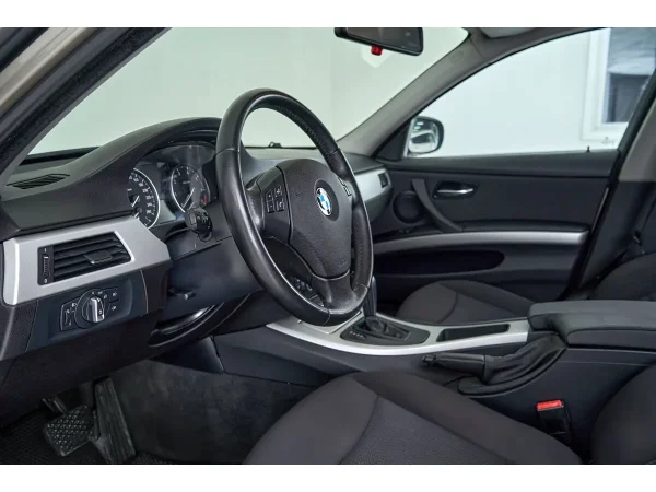 BMW 3 серии, V (E90/E91/E92/E93) Рестайлинг фото №12