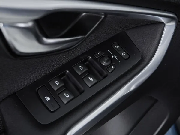 Volvo V40, II фото №11