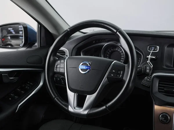 Volvo V40, II фото №14