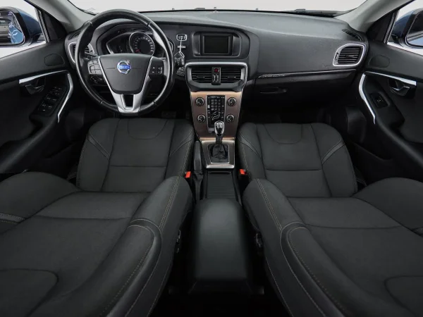 Volvo V40, II фото №8