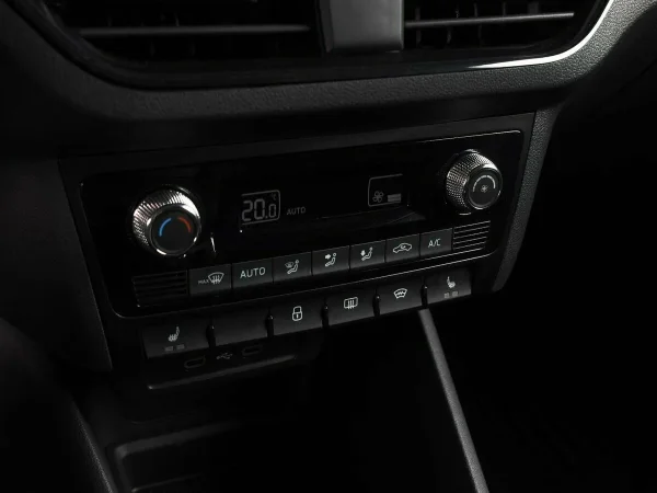 Skoda Rapid, II фото №9