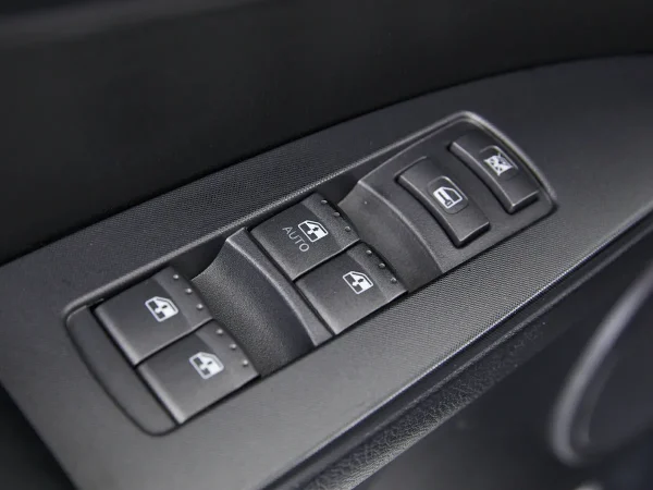 SsangYong Kyron, I Рестайлинг фото №11