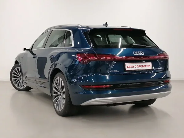 Audi e-tron, I фото №4