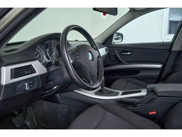 BMW 3 серии, V (E90/E91/E92/E93) Рестайлинг фото №13